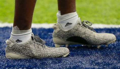 Deandre Hopkins Plays In Adidas Yeezy Cleats Sole Collector Yeezy