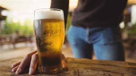 6 Ways To Get Rid Of Beer Belly Without Giving Up Beer Healthshots