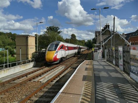 Southbound Azuma Through Headingley Stephen Craven Cc By Sa