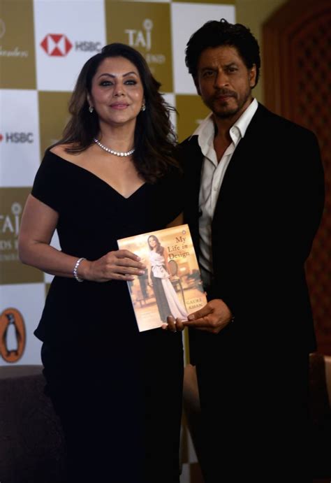 Mumbai : Indian actor Shah Rukh Khan with wife Gauri Khan during the ...