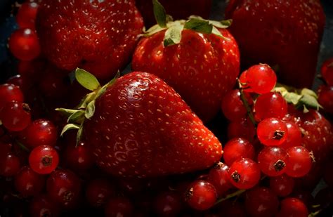 Hintergrundbilder Frucht Lebensmittel Rot Erdbeeren 1920x1255