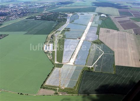 Köthen von oben Solarpark auf dem Flugplatz Köthen Solar Park at