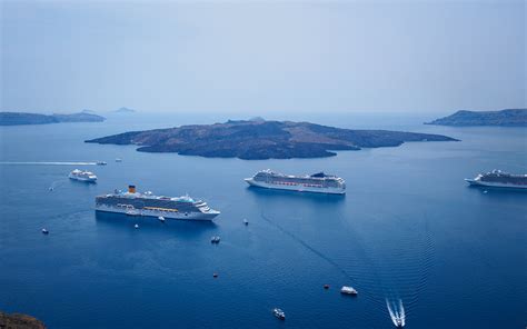 Growing Cruise Tourism Testing Santorini's Limits - Greece Is