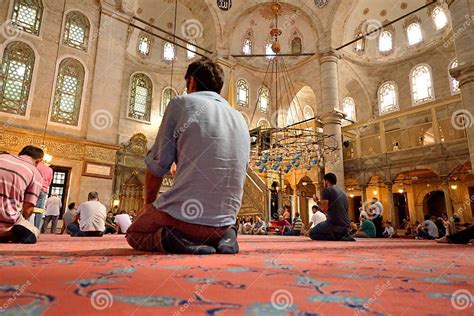 Eyup Sultan Mosque Ritual Of Worship Centered In Prayer Istanbul