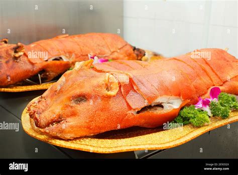 Crispy Roast Suckling Pig Stock Photo Alamy