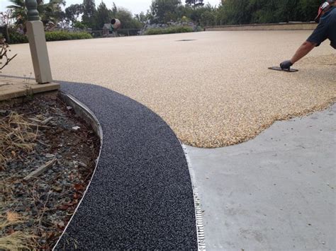 Decorative Pebble Paving Concrete Driveway Resurfacing Resin Bound