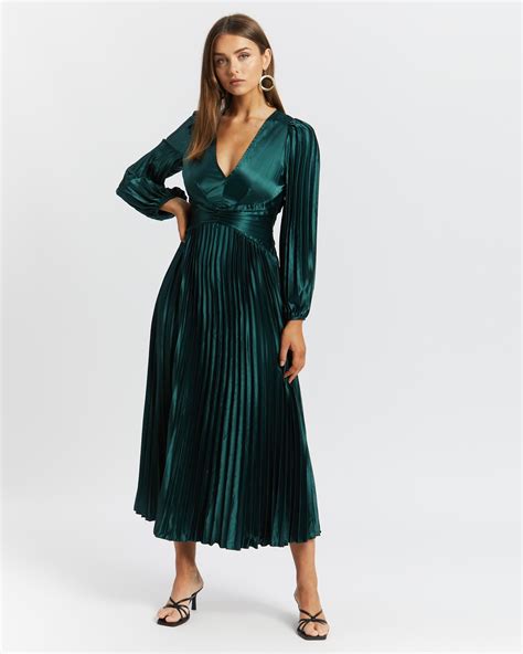 Hazel Pleated Midi Dress Airrobe