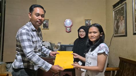 Polresta Surakarta Mengunjungi Petugas Kpps Yang Sakit Pasca