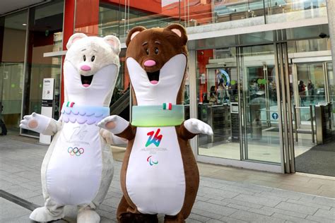 A Milano Deloitte Incontra Le Mascotte Ufficiali Di Milano Cortina