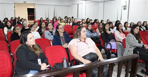 Empresária e egressa da Unipar ministra aula magna de estética