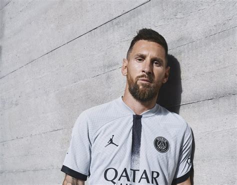 El Psg Presentó La Nueva Camiseta Alternativa Con Lionel Messi Y Mbappé A La Cabeza Radio 3