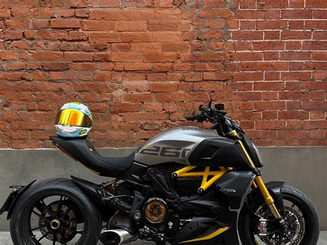 Купить б у Ducati Diavel инжектор 6 передач в Москве жёлтый naked bike 2021 года по цене 3 300