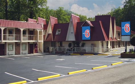 Gatlinburg Tennessee Hotel Motel 6 Gatlinburg Convention Center Smoky Mountain National Park ...