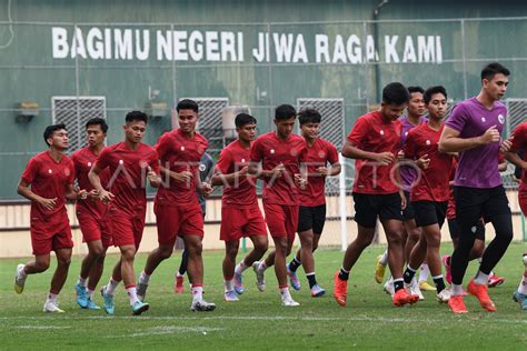 LATIHAN TIMNAS INDONESIA ANTARA Foto