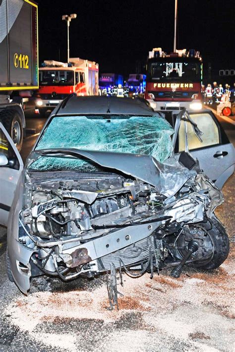 München Fotos vom tödlichen Unfall auf A99 zwischen Hohenbrunn und Haar