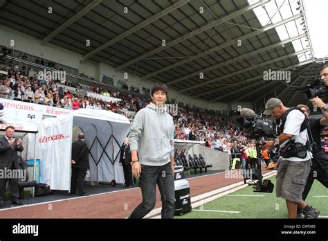 Ki Sung-Yueng is unveiled as new Swansea City Signing at the Liberty ...