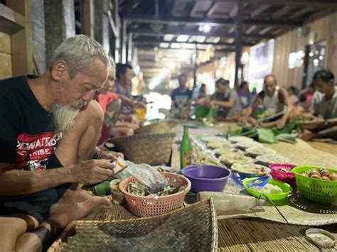 Gawai Dayak Dan Tradisi Ngabang Bibliopedia