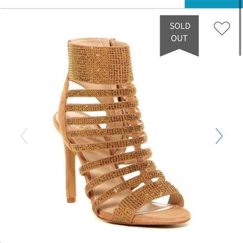 Vince Camuto Shoes Vince Camuto Nude And Gold Heels Size 85 Poshmark