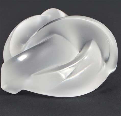 Lot Lalique Sculptured Frosted Heart Paperweight