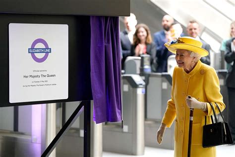 Queen Elizabeth Just Made a Surprise Appearance at a London Train ...