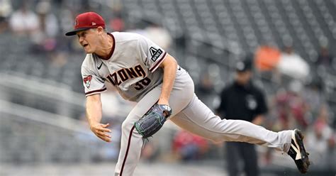 D Backs Closer Paul Sewald Began A Throwing Program Athlon Sports