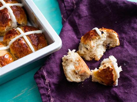Spiced Vanilla Hot Cross Buns Recipe