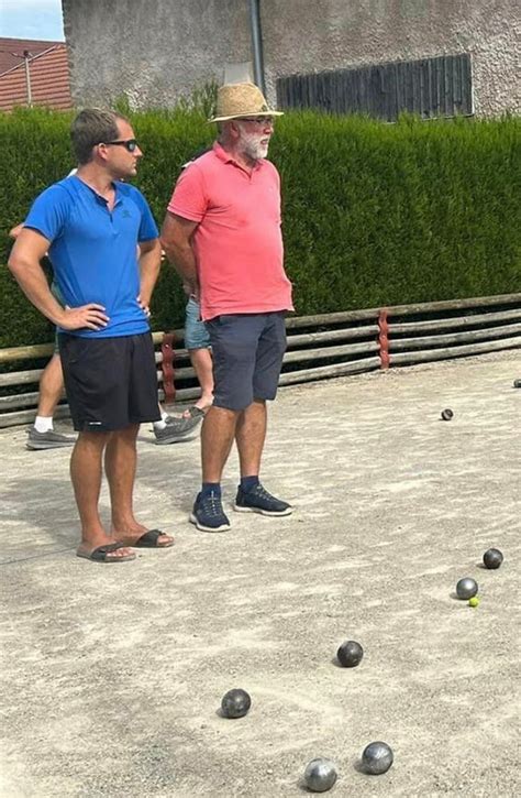 Fontenois lès Montbozon Un concours de pétanque dans la bonne humeur