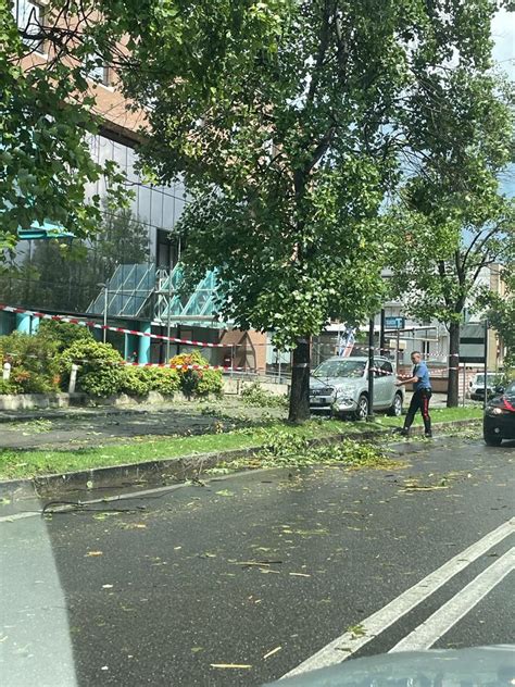 Violento Temporale E Grandinata Si Abbattono Sull Albese Foto Il