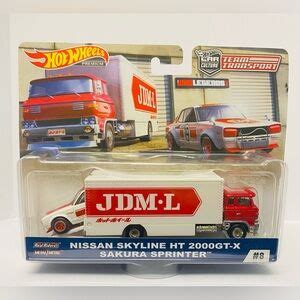 Hot Wheels Toys Hot Wheels Premium Nissan Skyline Ht 200 Gtx Sakura Sprinter Team Transport