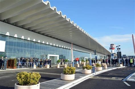 Roma Nuovo Terminal E Dell Aeroporto Di Fiumicino Urbanfile