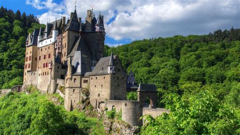 Solve Germany Eltz Castle Jigsaw Puzzle Online With Pieces