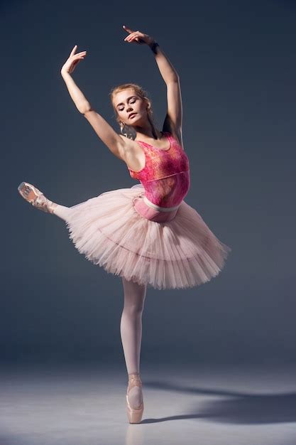 Free Photo Portrait Of The Ballerina In Ballet Pose