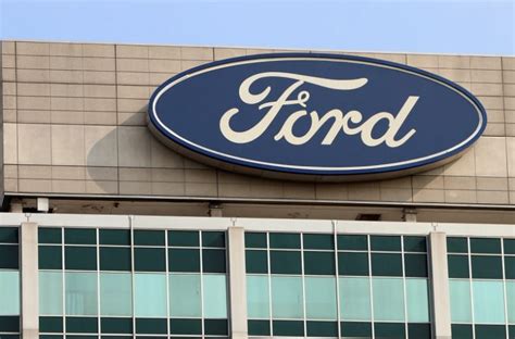 Ford interrompe construção de fábrica de baterias no Michigan em que