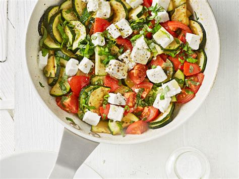 Tomaten Zucchini Pfanne Mit Feta Von Machal Chefkoch