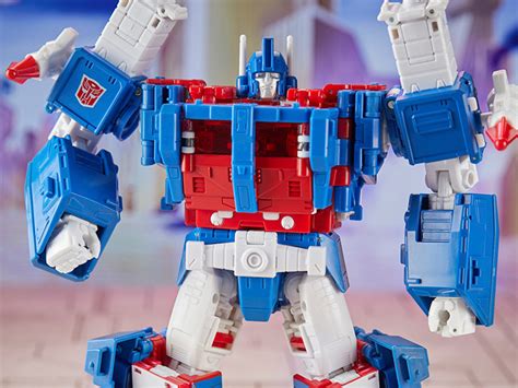 Transformers Studio Series Commander Ultra Magnus