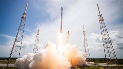 Spacex Launches 10 Satellites For Iridium Mobile Network The Guardian