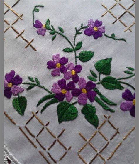 Pin By Lucie Chaachoui On Modele De Broderie Simple Embroidery