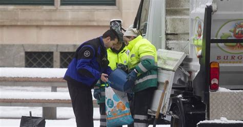 Burgos recibe la primera gran nevada del año con relativa normalidad