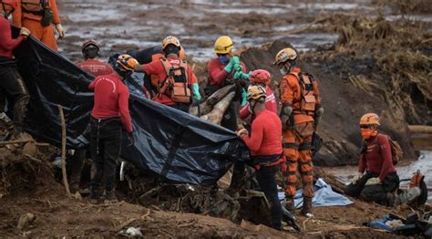 Galeria Militares fazem buscas de vítimas da tragédia de Brumadinho O