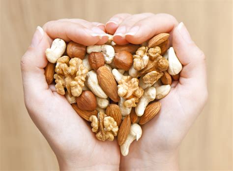 What Happens to Your Body When You Eat Nuts Every Day