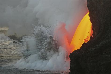 Lava stream - Hawaii's fire-spitting lava spectacle - Pictures - CBS News