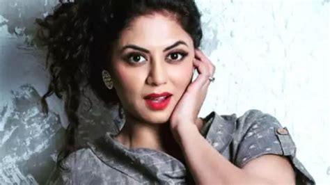 Bigg Boss 14 Kavita Kaushik Accuses Eijaz Khan Of Using Her TV