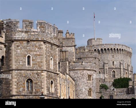 Windsor Castle English Royal Palace Exterior Walls Stock Photo Alamy