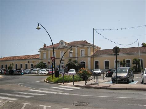 Casual Japanese Bystander: Hyères