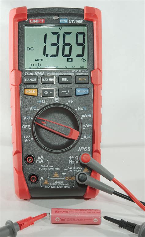 Multimeter and voltage measurement