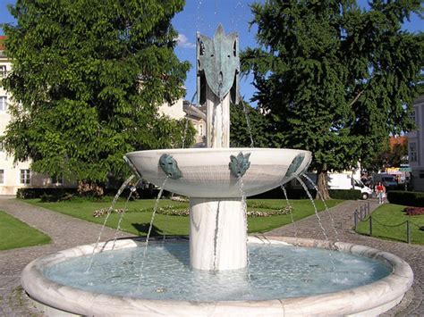 Klagenfurt Innenstadt Kiki Kogelnik Platz Brunnen Gasse Foto 1