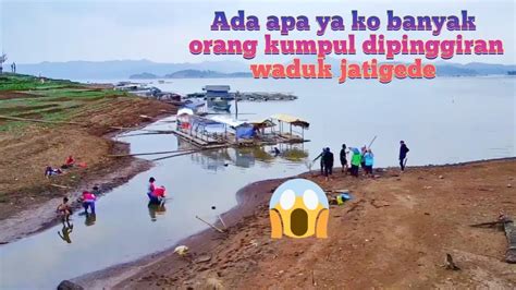 Waduk Jatigede Surut Kondisi Ini Di Manfaatkan Oleh Warga Sekitar Untuk