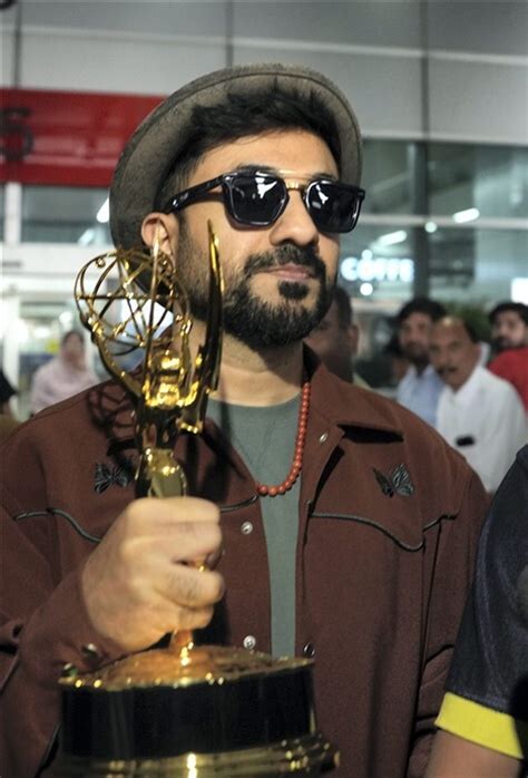 In Pics Vir Das Proudly Returns To India With International Emmy Award