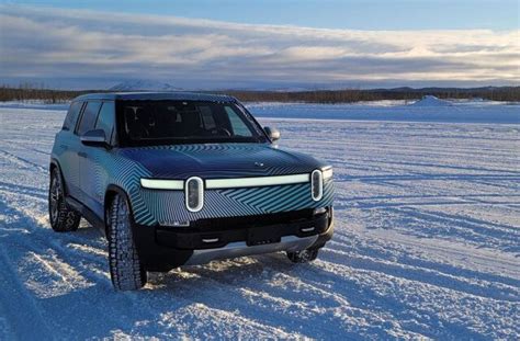 2023 Rivian R1S vs. 2023 Tesla Model X: Head to Head | U.S. News