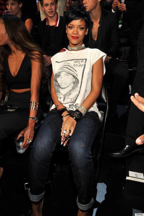 Rihanna's 2013 VMA Outfit Includes A Gold Cross Grill (PHOTOS) | HuffPost